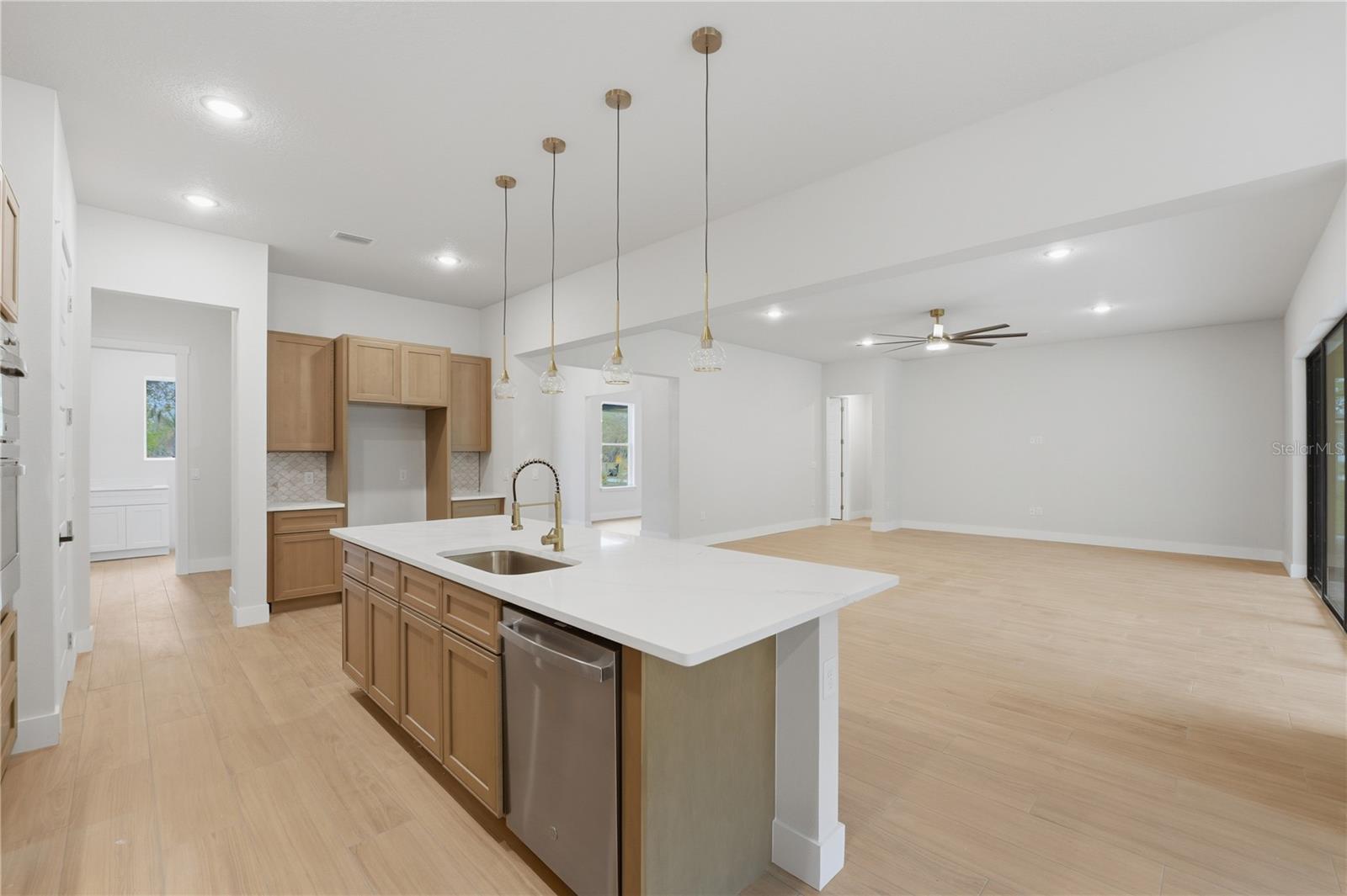 Image 29 of 59 For 1516 Pine Island Road