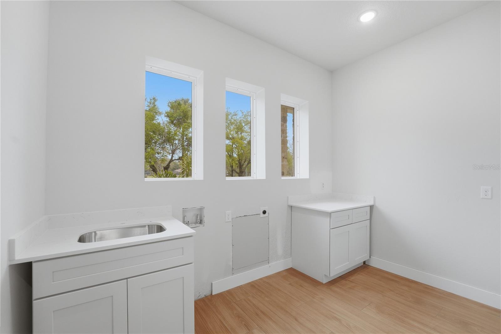 Image 34 of 59 For 1516 Pine Island Road