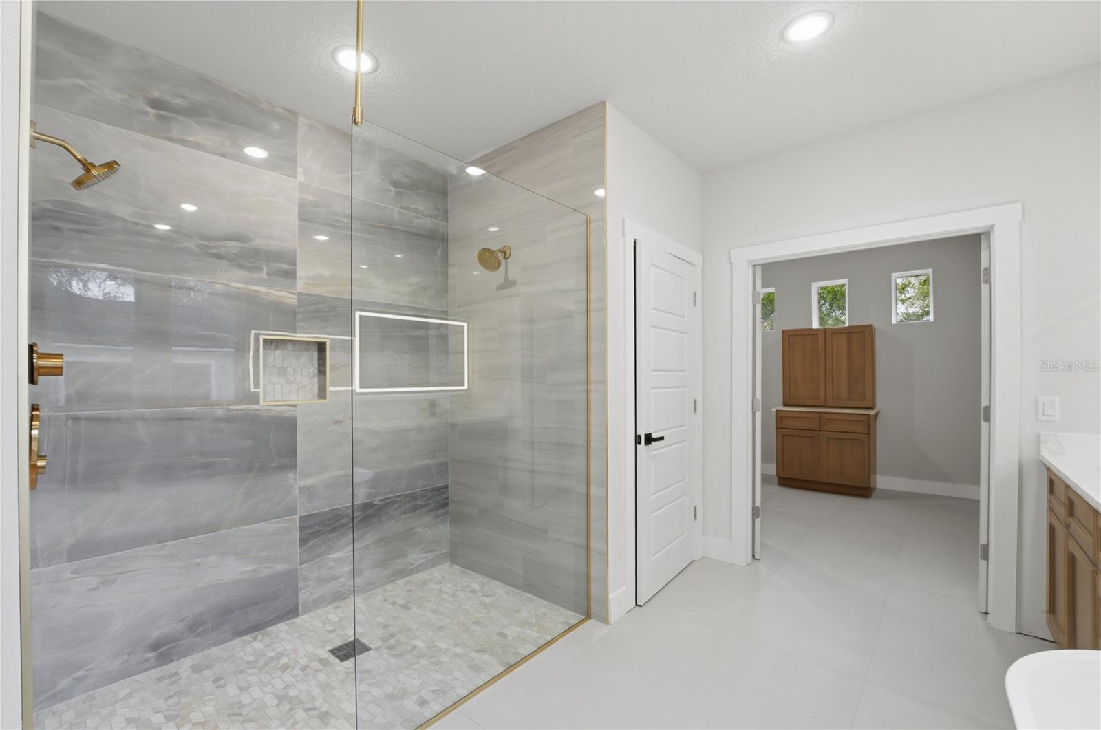 Image 36 of 59 For 1516 Pine Island Road