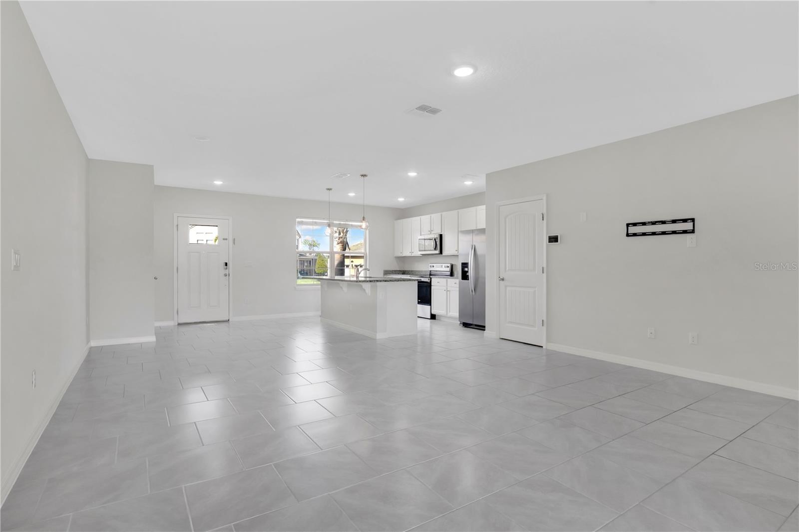 Image 16 of 51 For 16209 Admirals Cove Lane