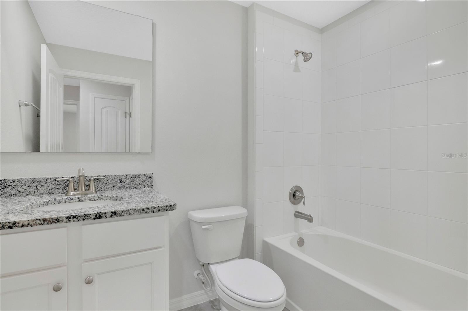 Image 27 of 51 For 16209 Admirals Cove Lane