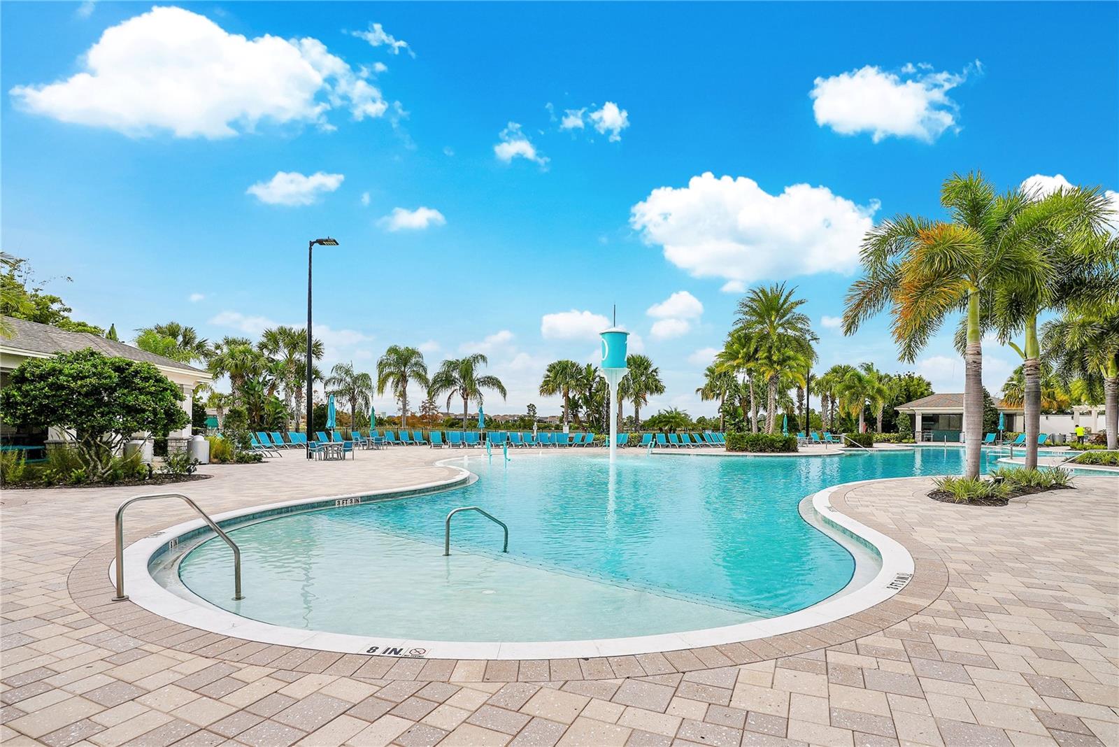 Image 41 of 51 For 16209 Admirals Cove Lane