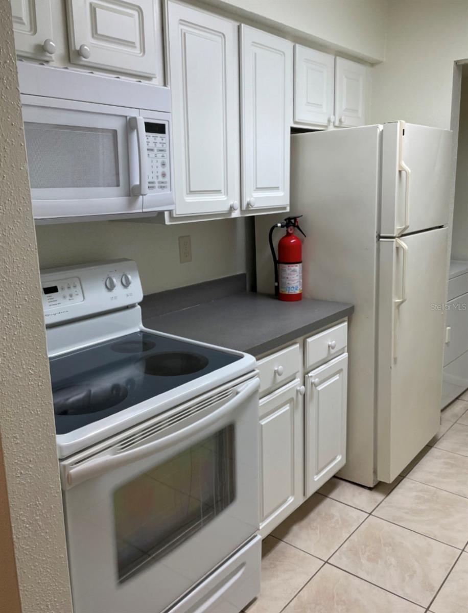 Image 6 of 11 For 3700 Idlebrook Circle 102