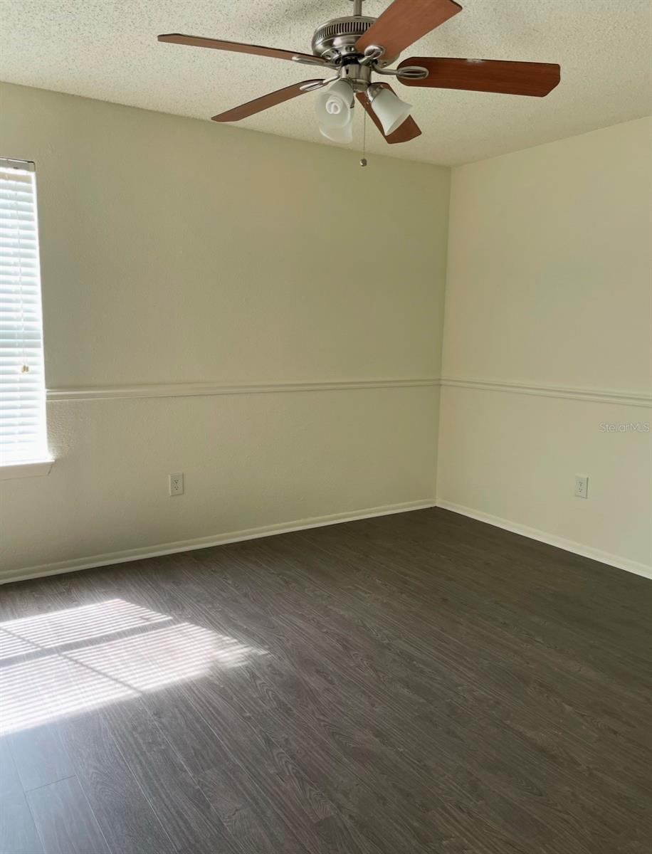 Image 9 of 11 For 3700 Idlebrook Circle 102