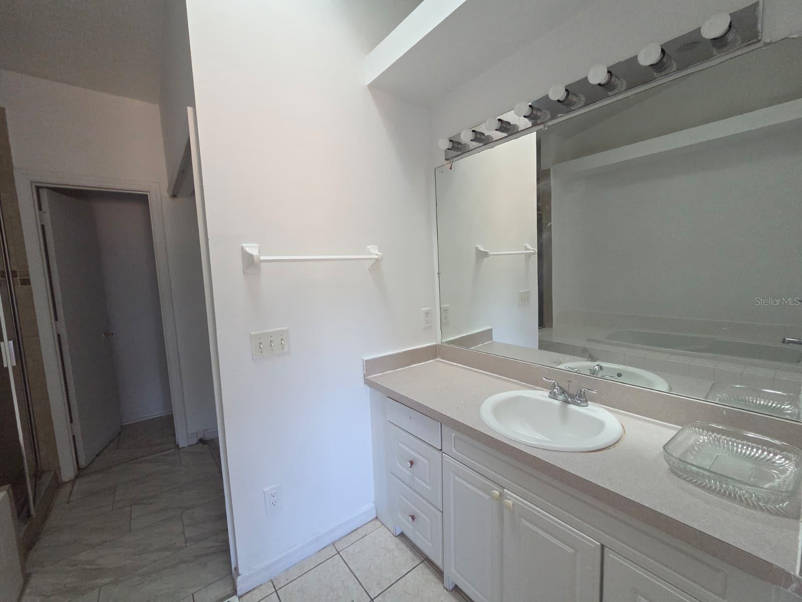 Image 13 of 33 For 475 Caribbean Drive A