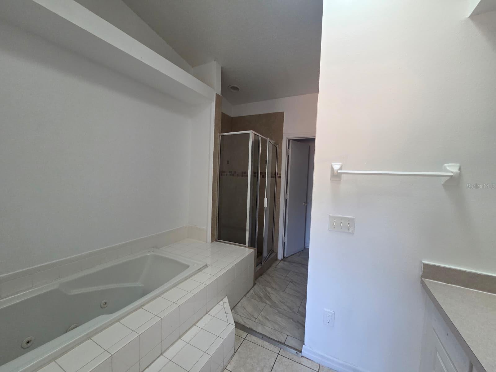 Image 14 of 33 For 475 Caribbean Drive A