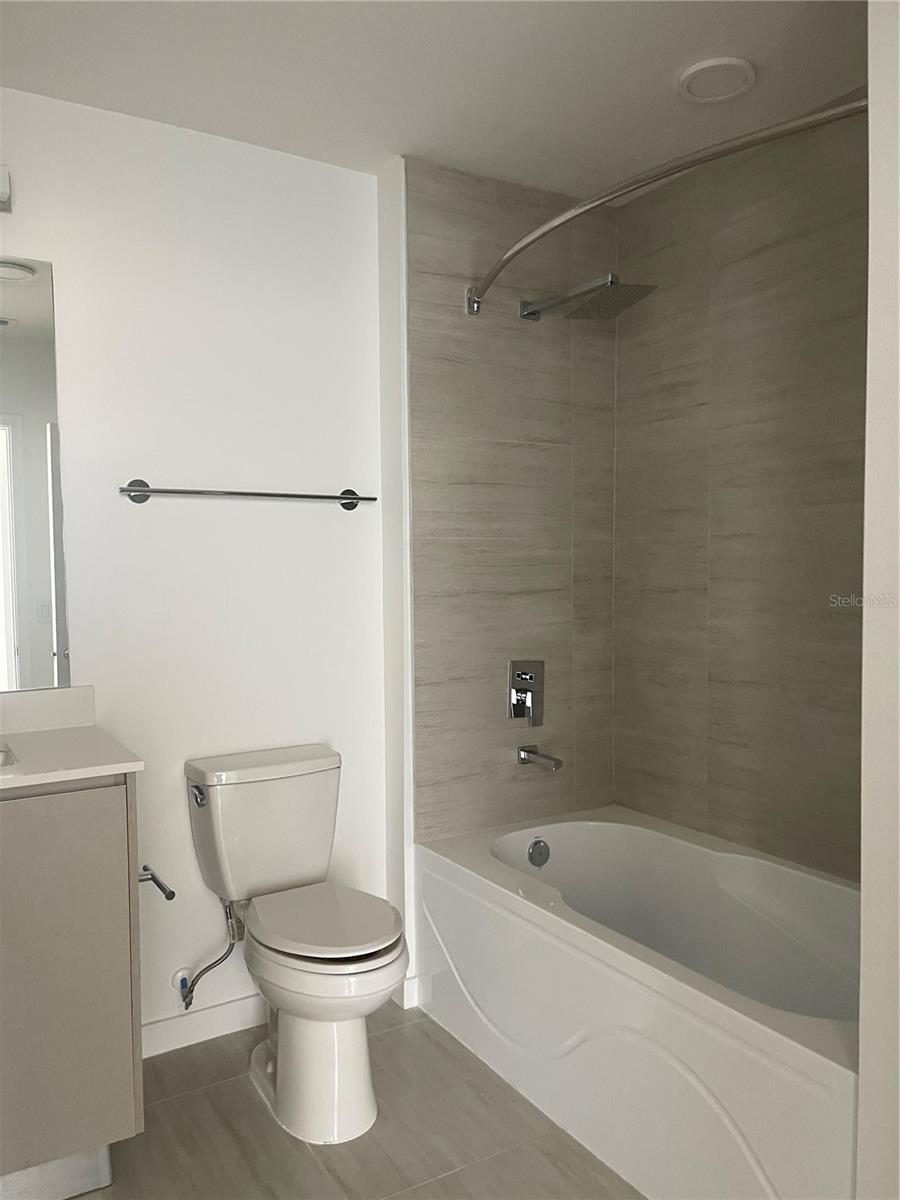 Image 10 of 17 For 5592 Pga Boulevard 521