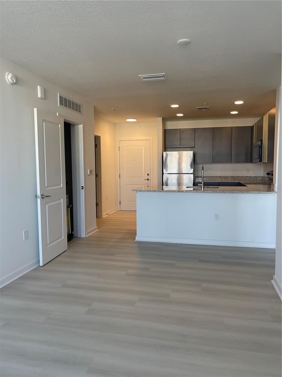 Image 11 of 17 For 5592 Pga Boulevard 521