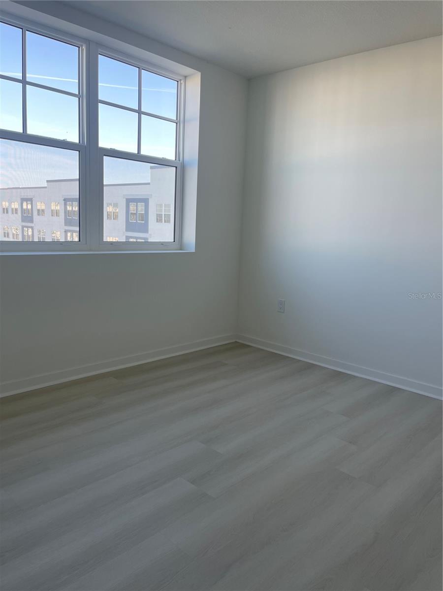 Image 4 of 17 For 5592 Pga Boulevard 521