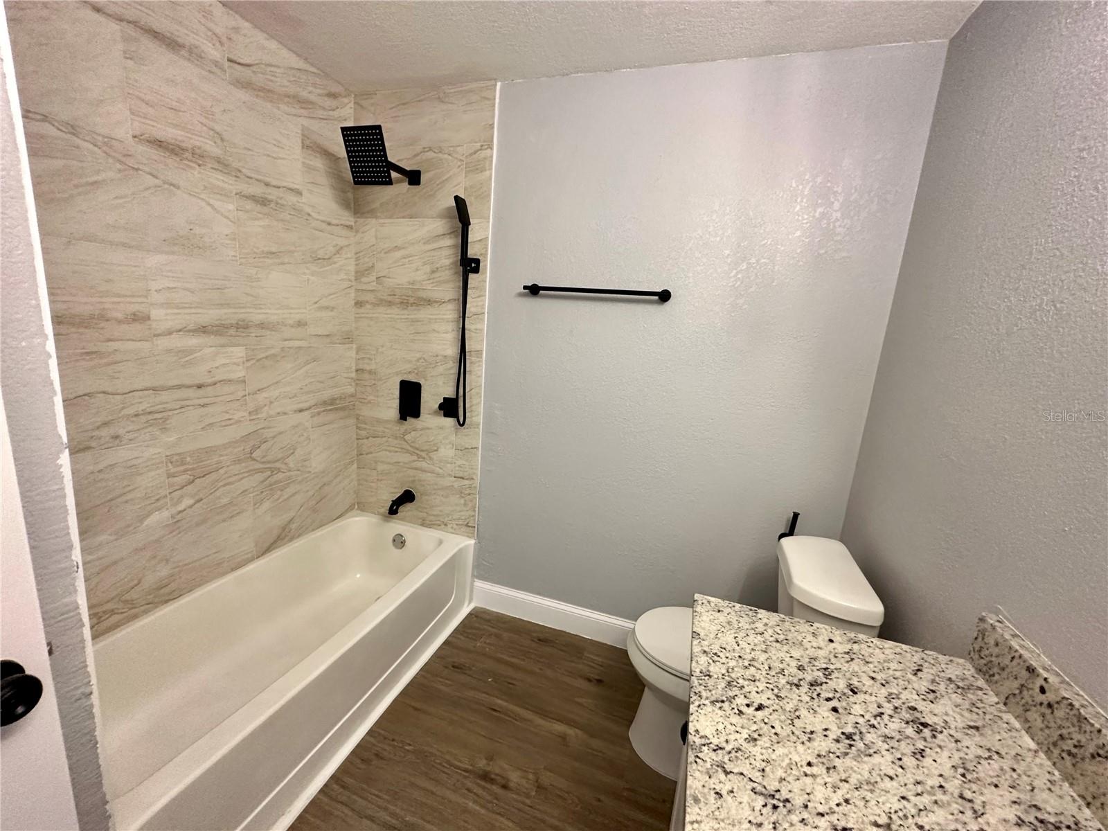 Image 17 of 29 For 1201 Bermuda Lakes Lane 205