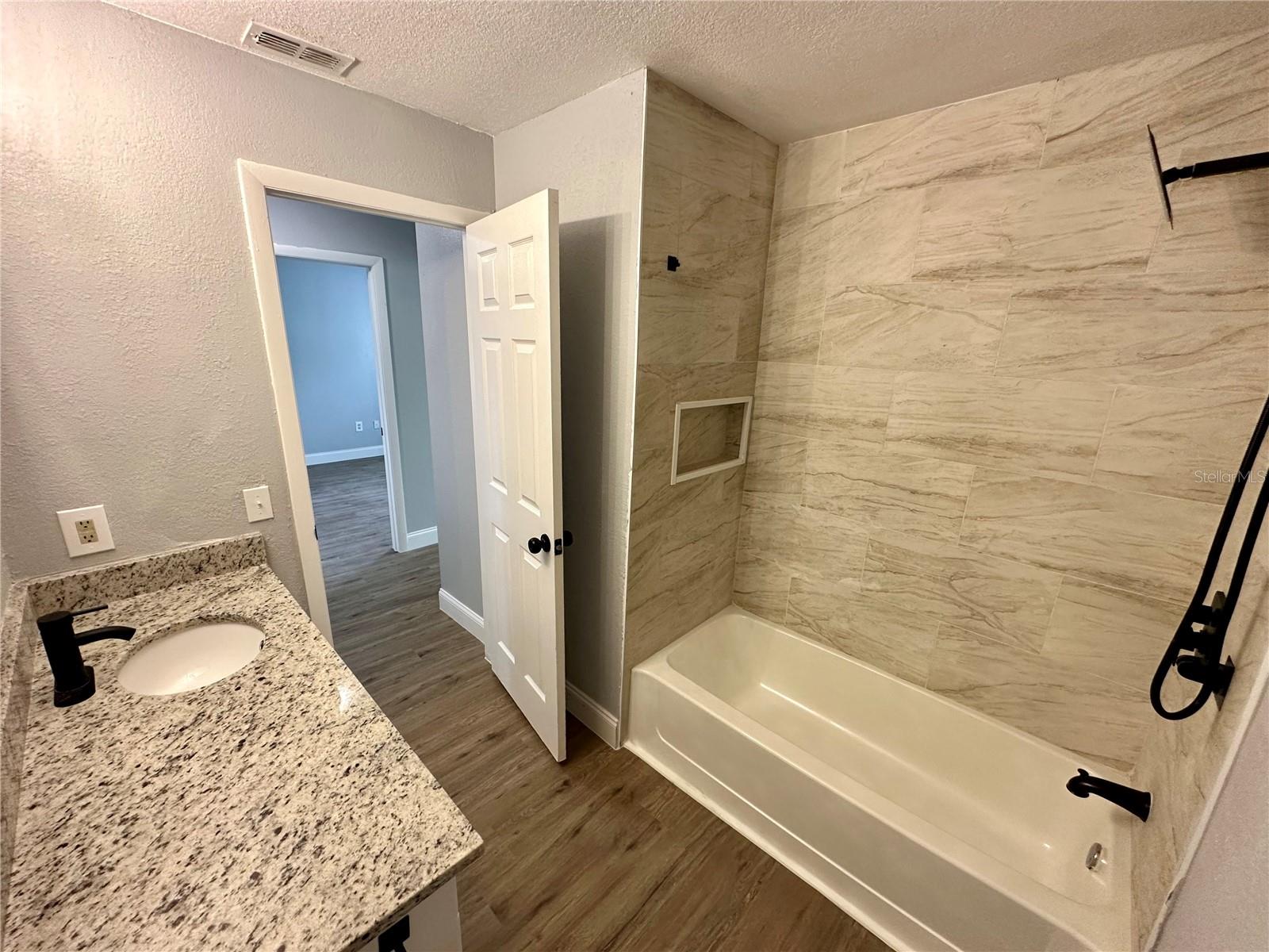 Image 18 of 29 For 1201 Bermuda Lakes Lane 205