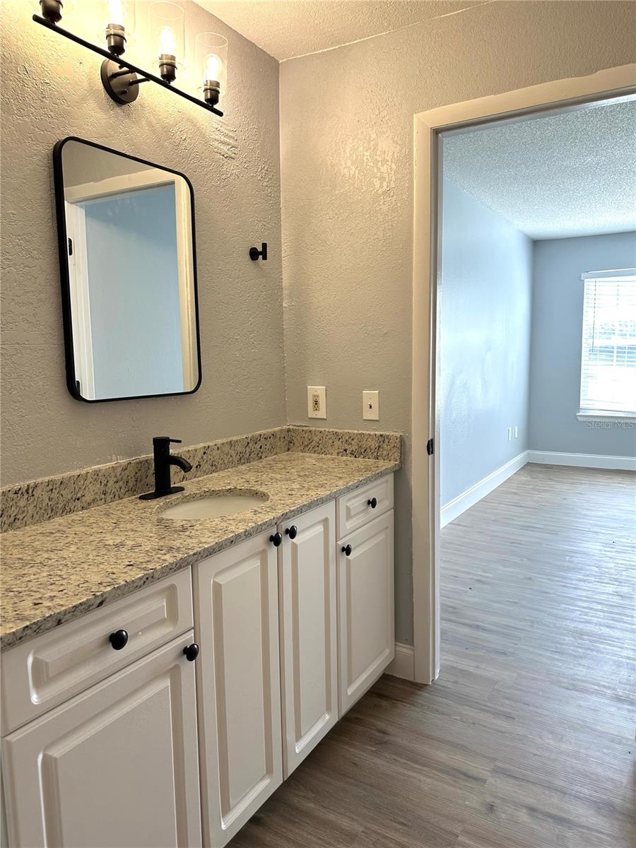 Image 22 of 29 For 1201 Bermuda Lakes Lane 205