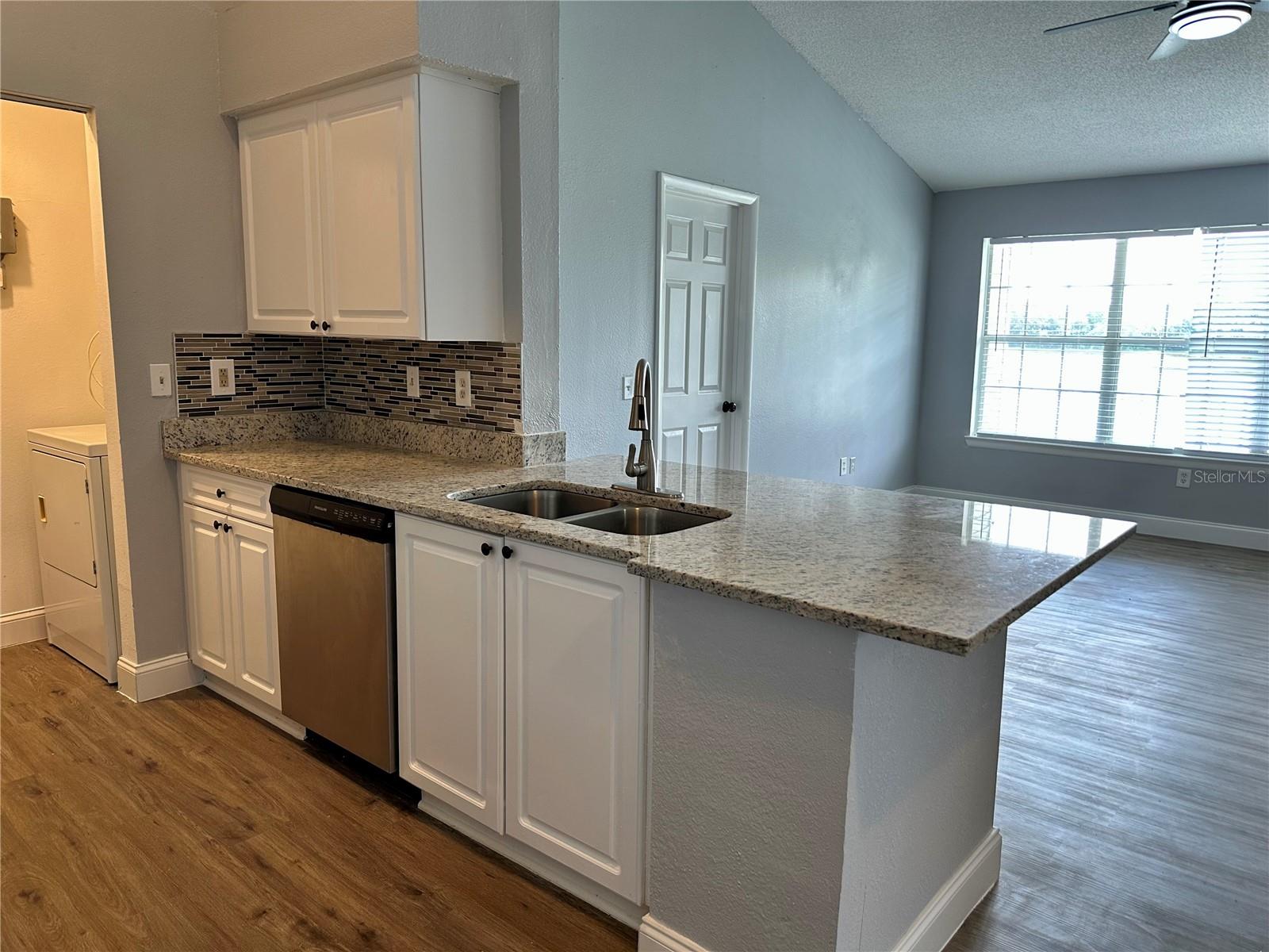 Image 6 of 29 For 1201 Bermuda Lakes Lane 205