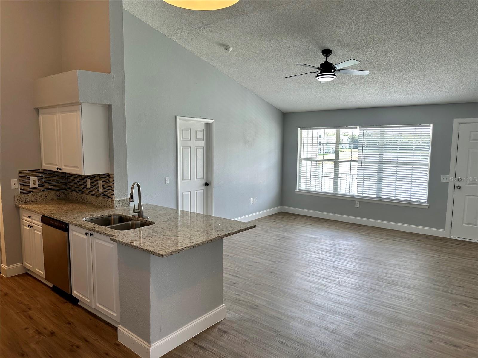 Image 9 of 29 For 1201 Bermuda Lakes Lane 205