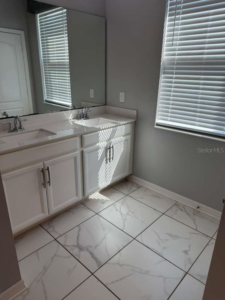 Image 19 of 37 For 1301 Clear Brook Pl