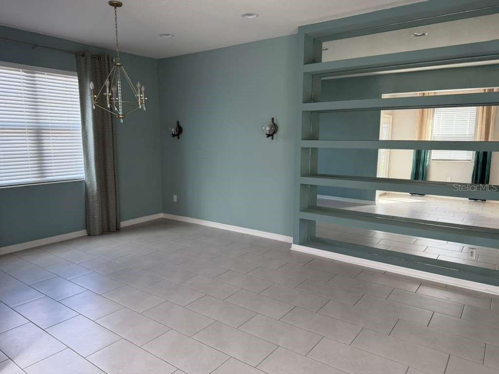 Image 22 of 37 For 1301 Clear Brook Pl