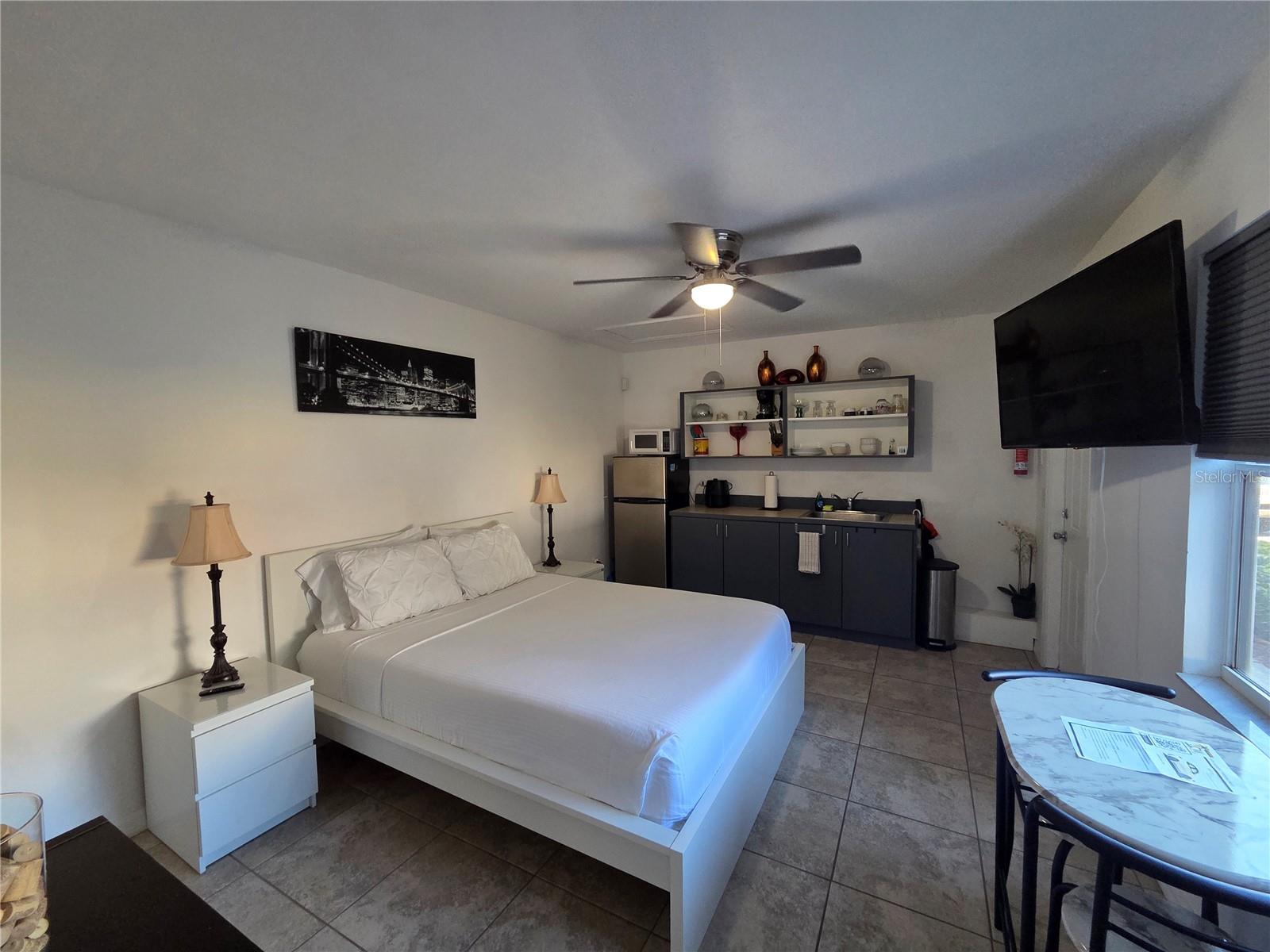 Image 3 of 25 For 803 Caribbean Drive  B