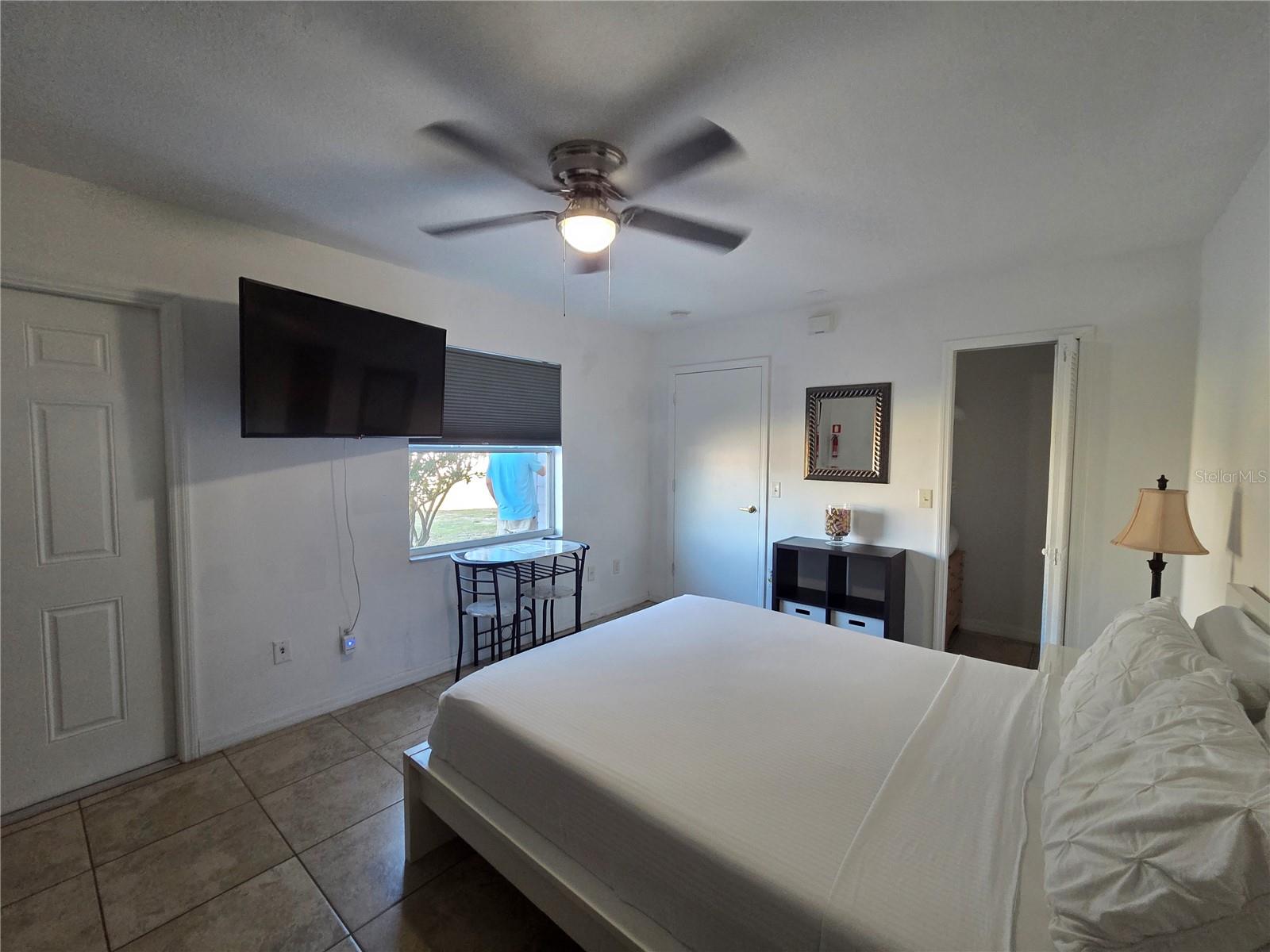 Image 4 of 25 For 803 Caribbean Drive  B