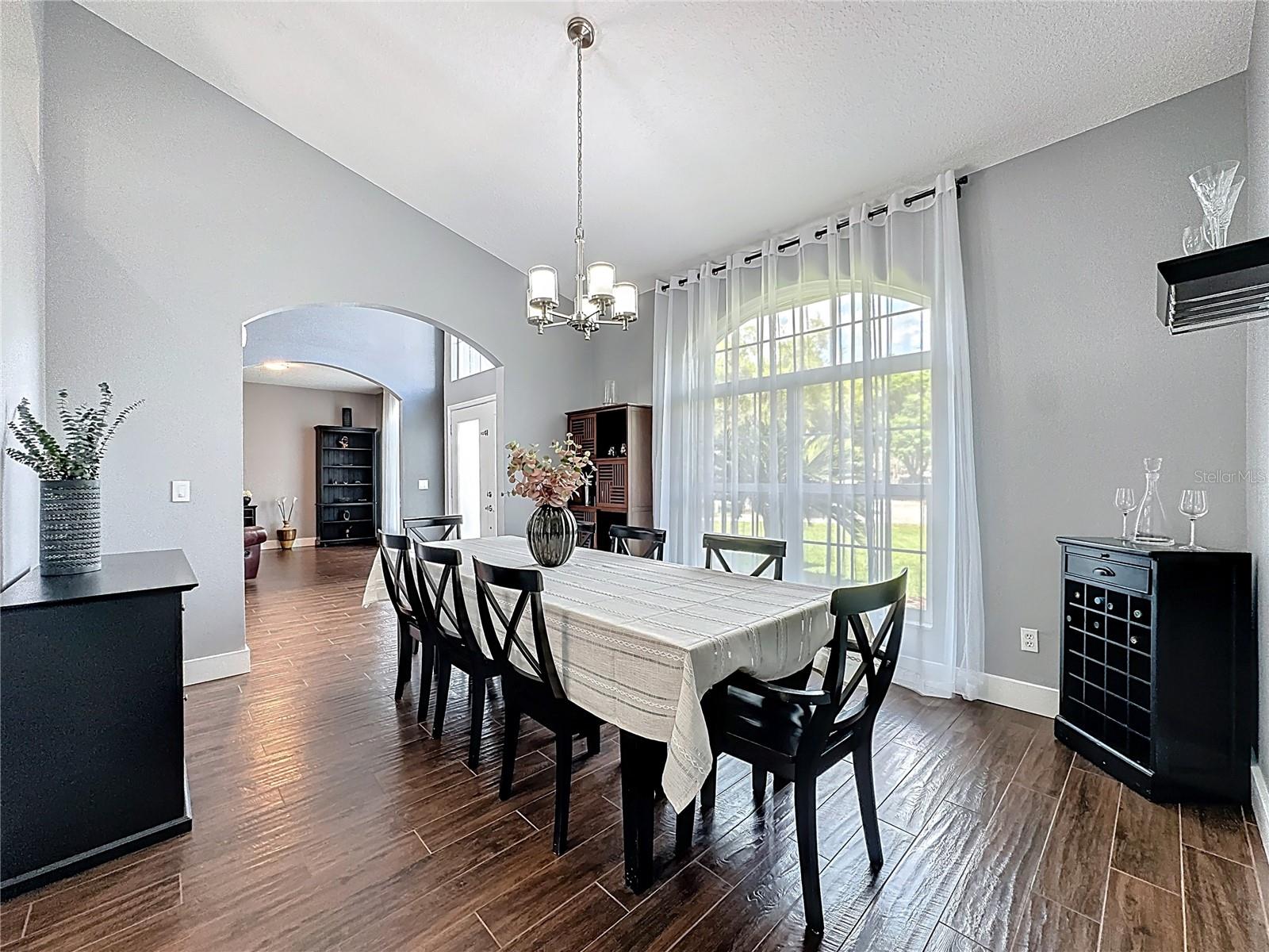 Image 11 of 55 For 541 Green Park Court