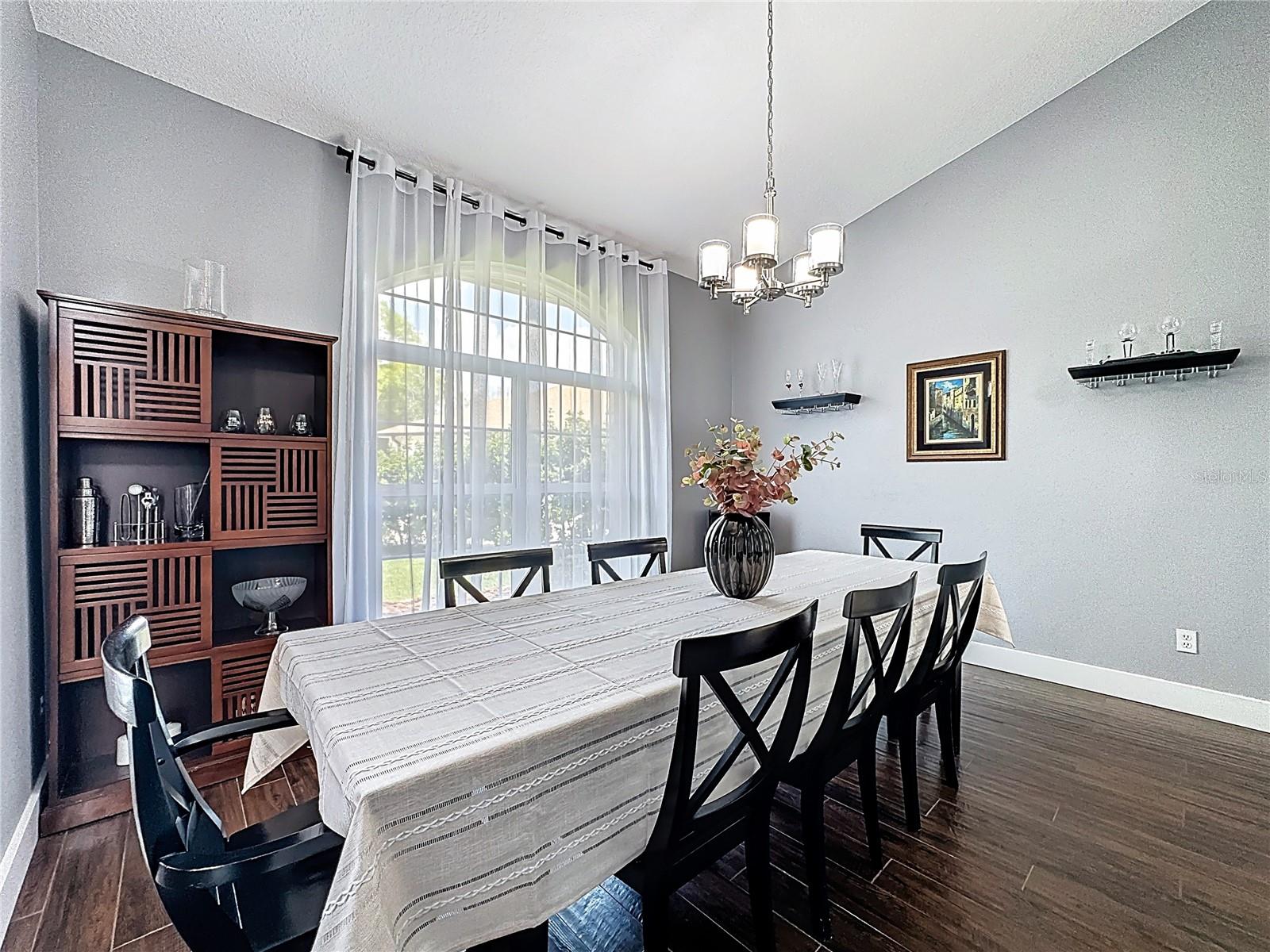 Image 12 of 55 For 541 Green Park Court