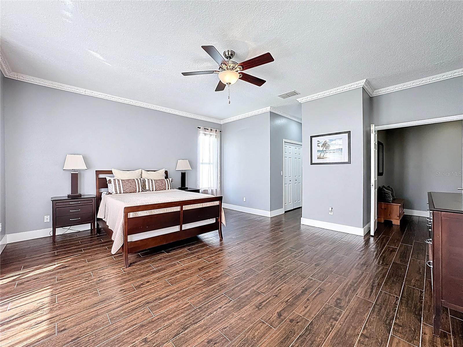 Image 32 of 55 For 541 Green Park Court