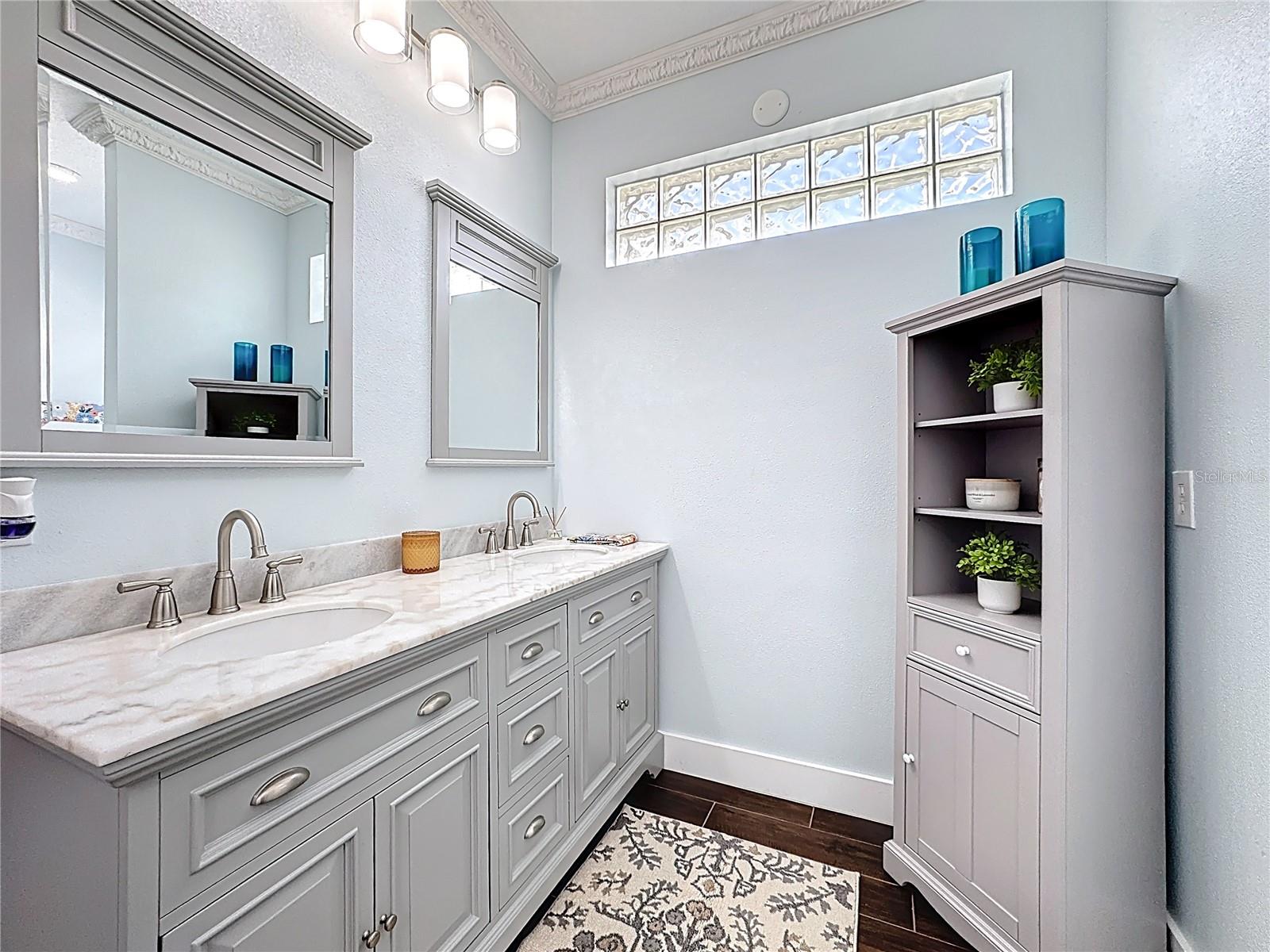 Image 33 of 55 For 541 Green Park Court