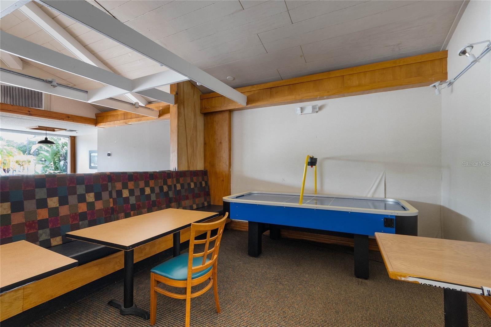 Image 14 of 27 For 475 Caribbean Drive B