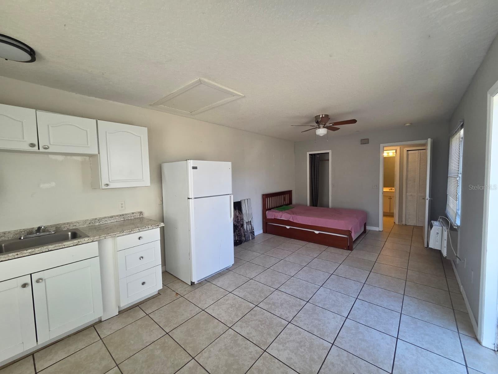 Image 5 of 27 For 475 Caribbean Drive B