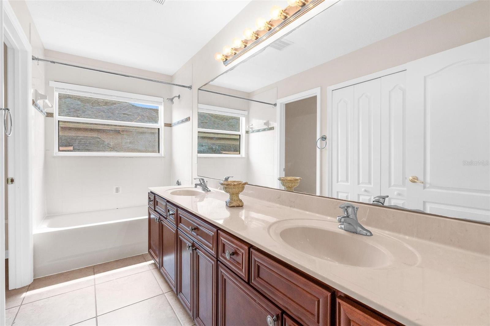 Image 33 of 67 For 13066 Hatherton Circle