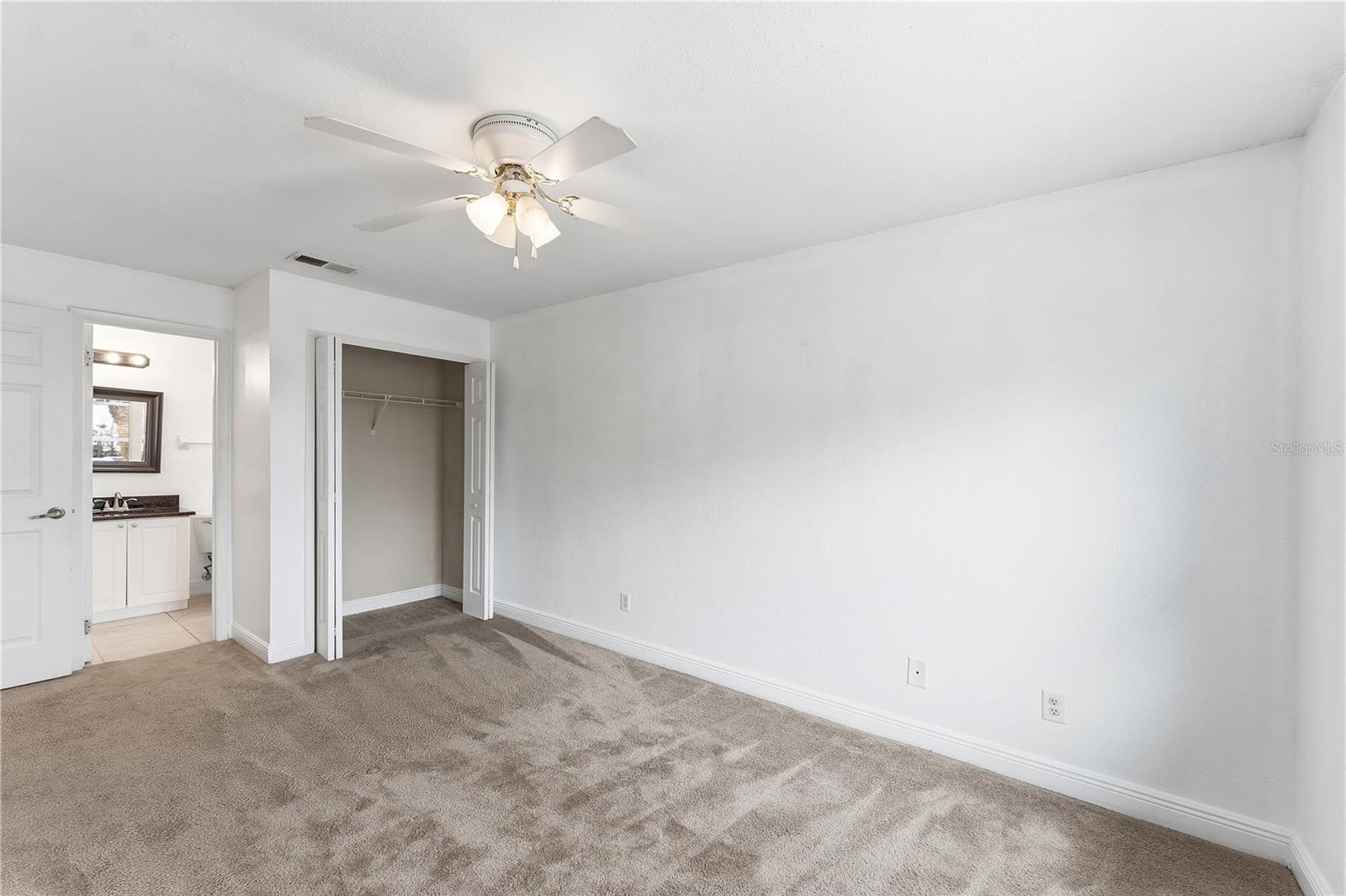 Image 10 of 29 For 9950 Turf Way 4