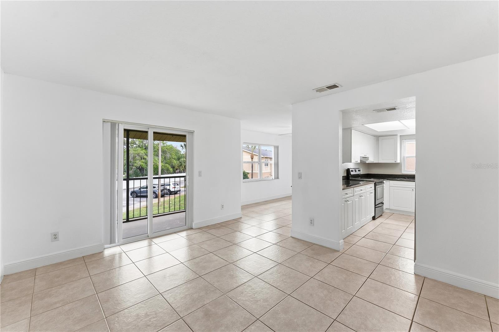 Image 12 of 29 For 9950 Turf Way 4