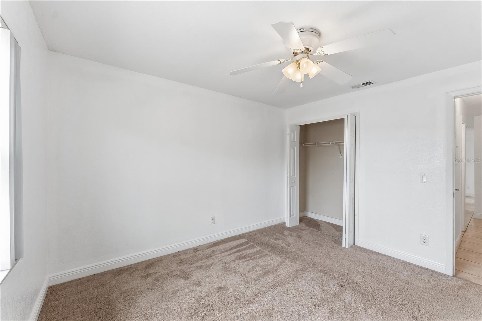 Image 21 of 29 For 9950 Turf Way 4