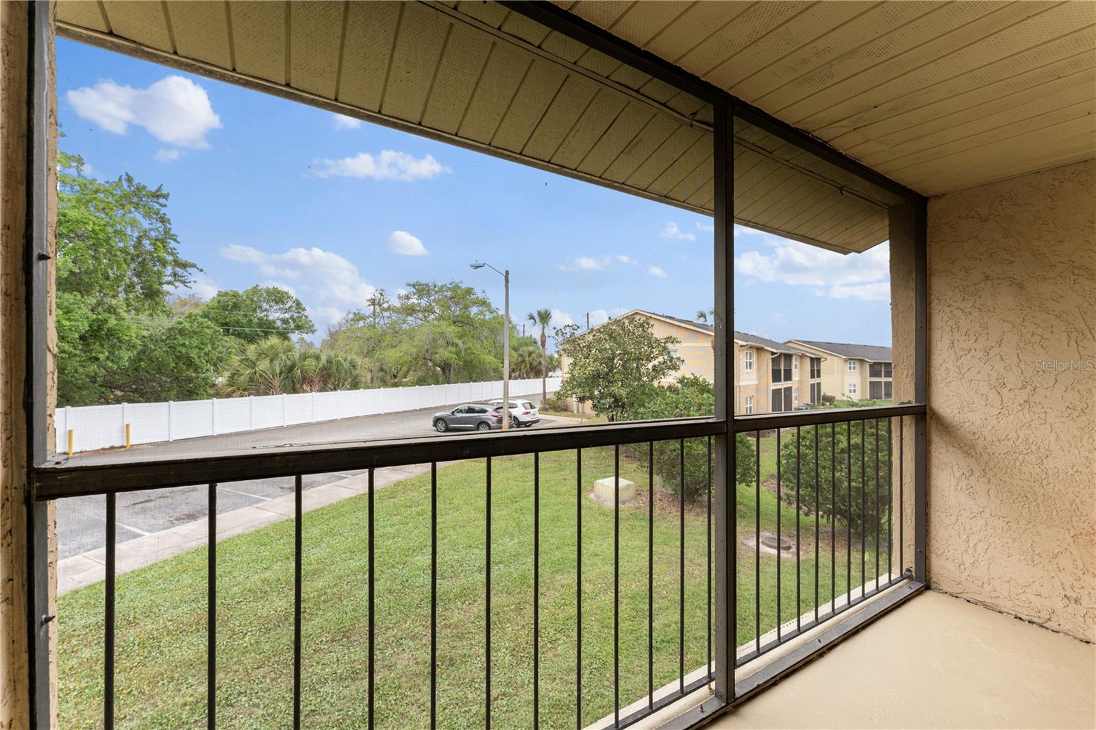 Image 5 of 29 For 9950 Turf Way 4