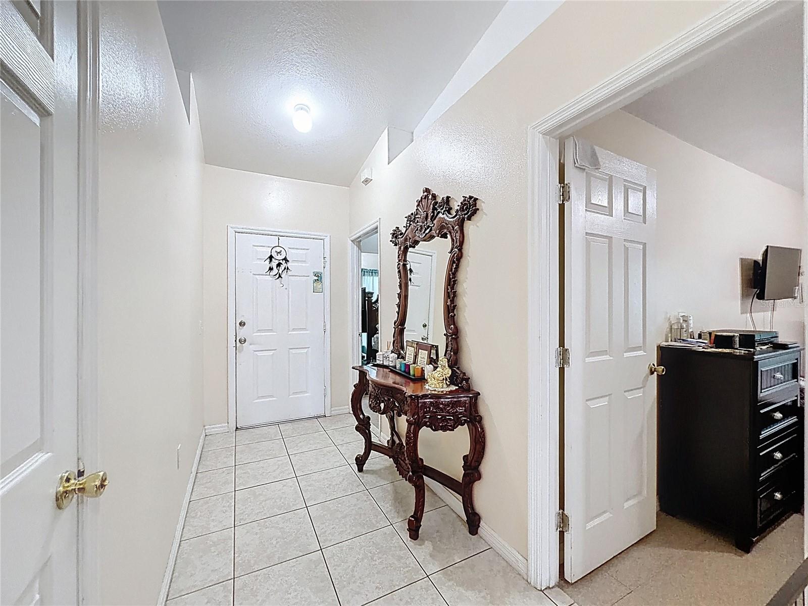 Image 14 of 32 For 522-524 Imperial Place