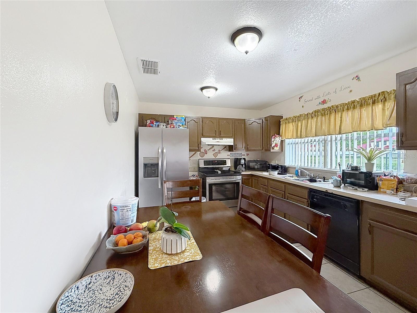 Image 17 of 32 For 522-524 Imperial Place