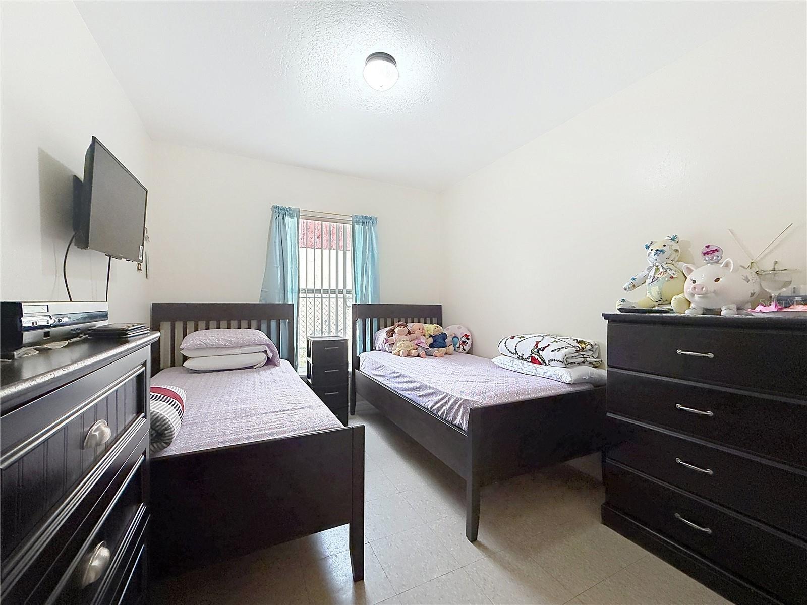 Image 26 of 32 For 522-524 Imperial Place