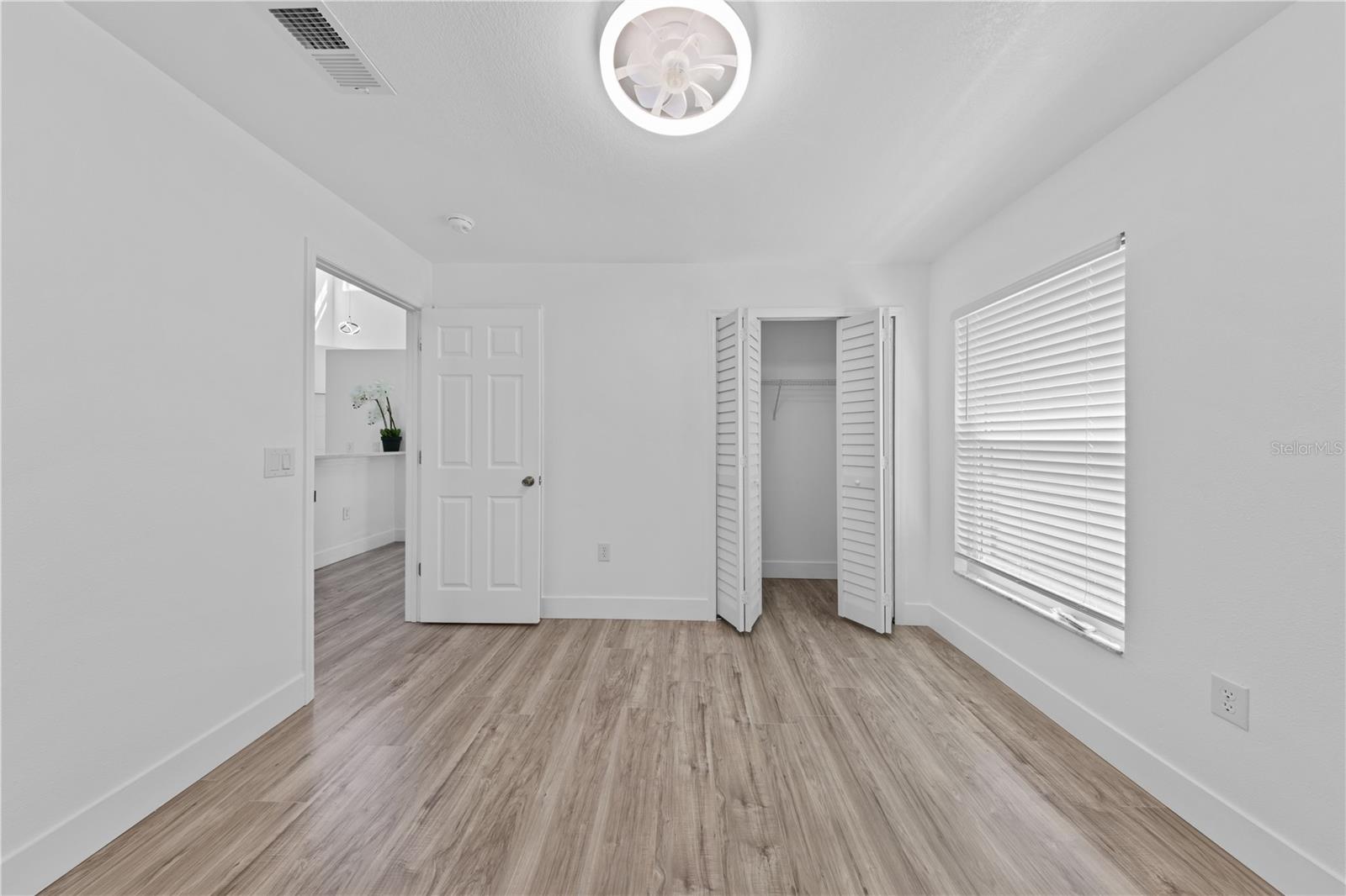 Image 18 of 66 For 449 Majesty Drive