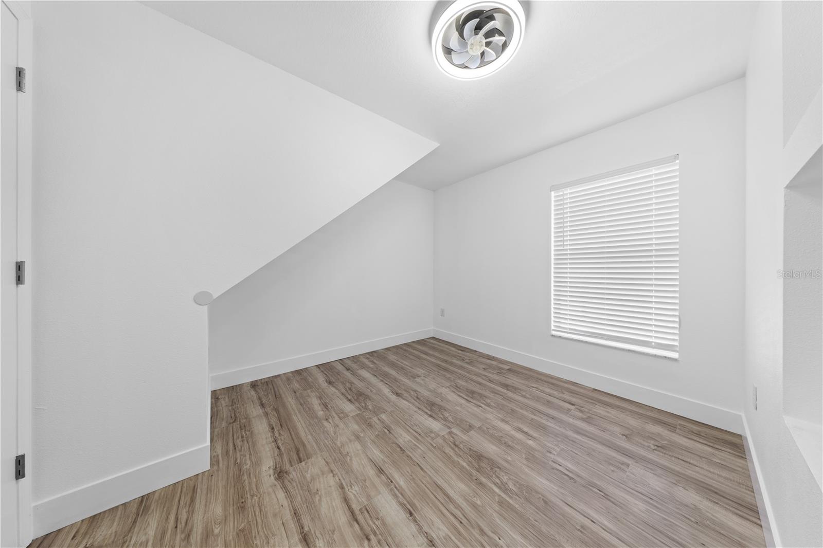 Image 23 of 66 For 449 Majesty Drive