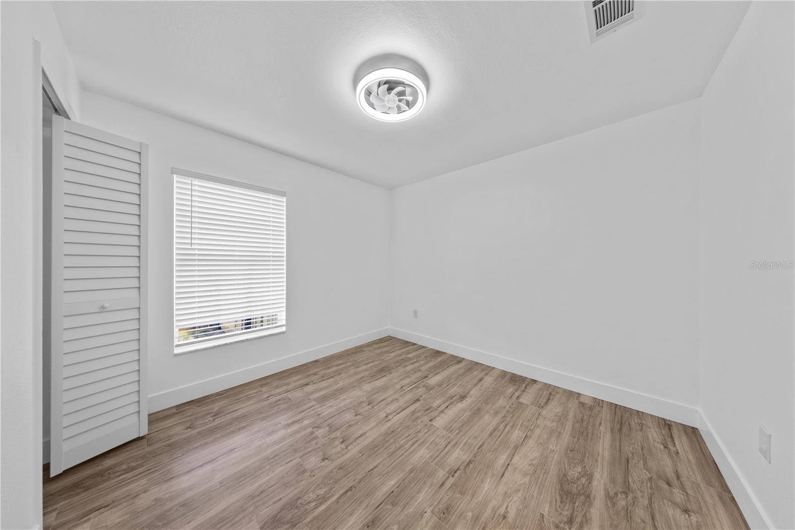 Image 24 of 66 For 449 Majesty Drive