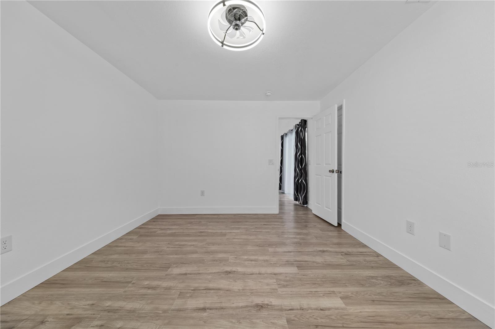 Image 33 of 66 For 449 Majesty Drive