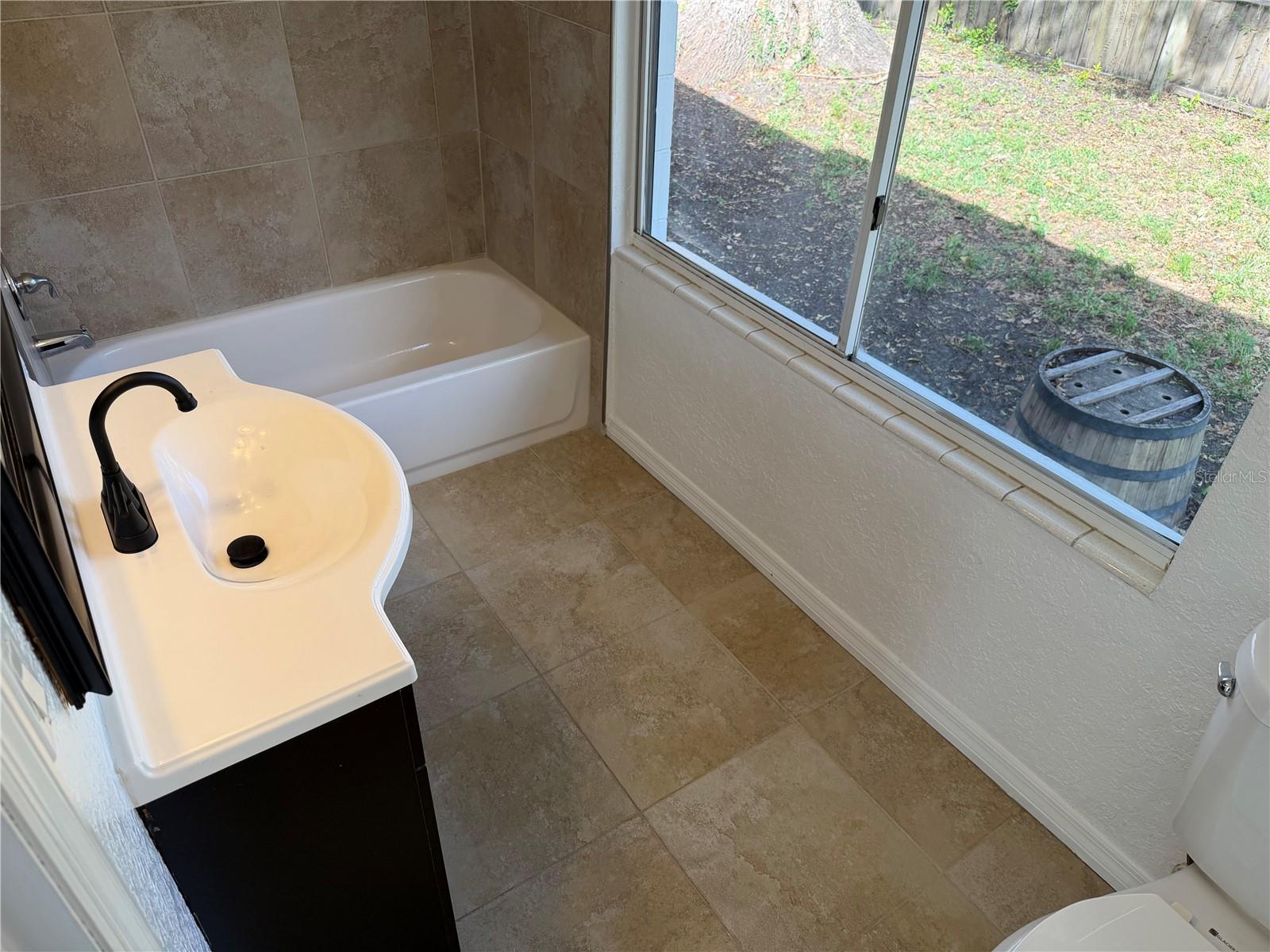 Image 10 of 17 For 4235 Edgewater Drive