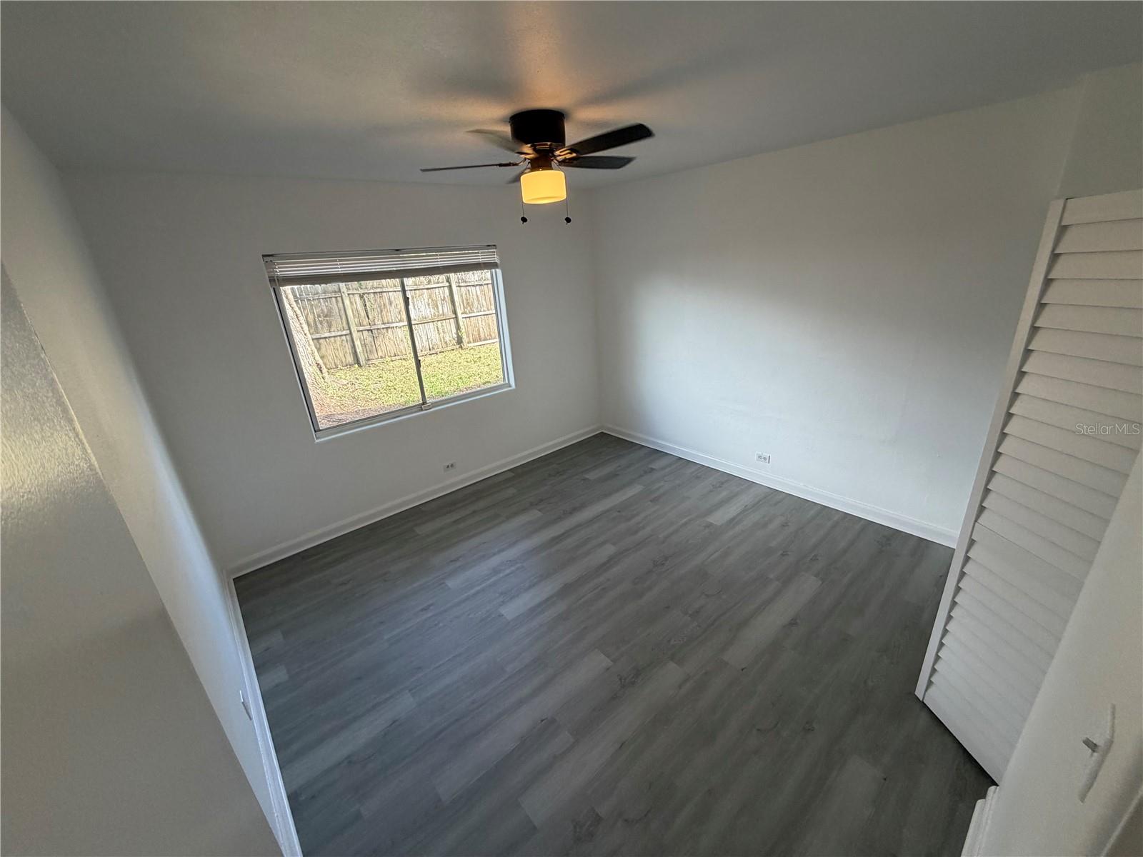 Image 4 of 17 For 4235 Edgewater Drive