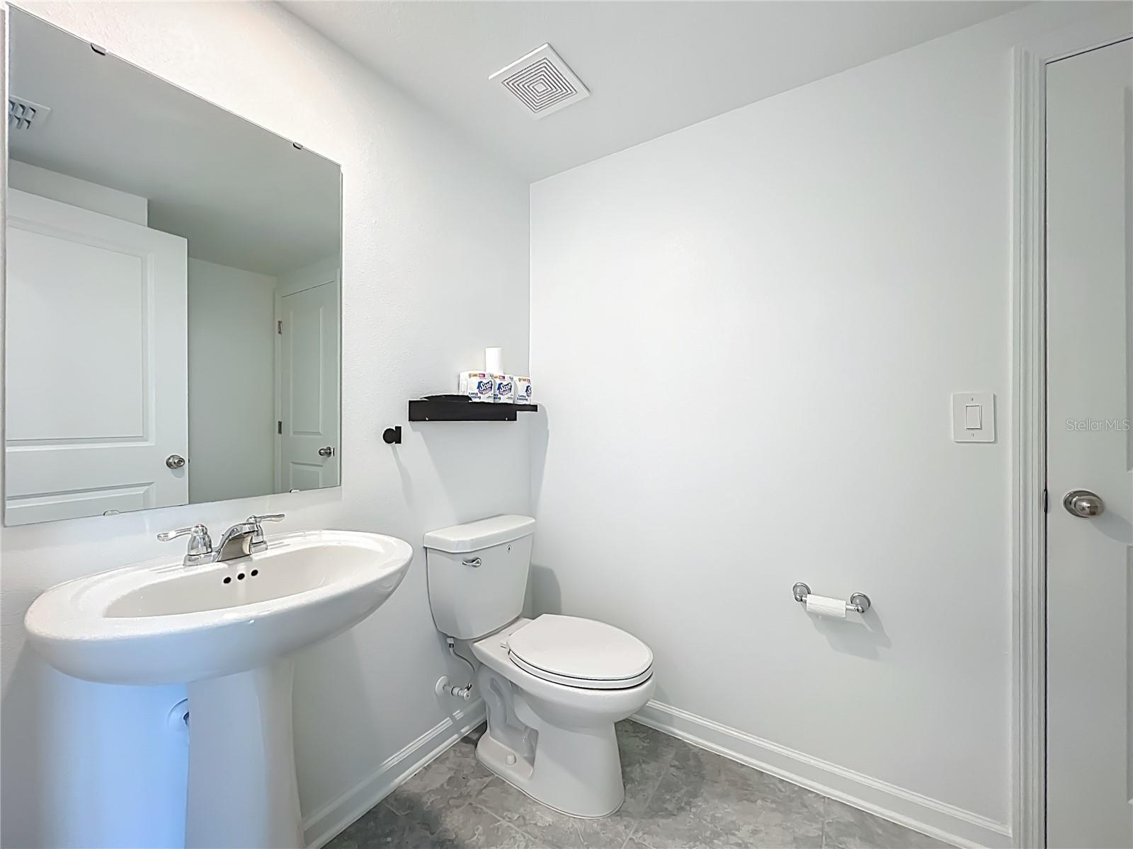 Image 17 of 48 For 3185 Laurent Loop