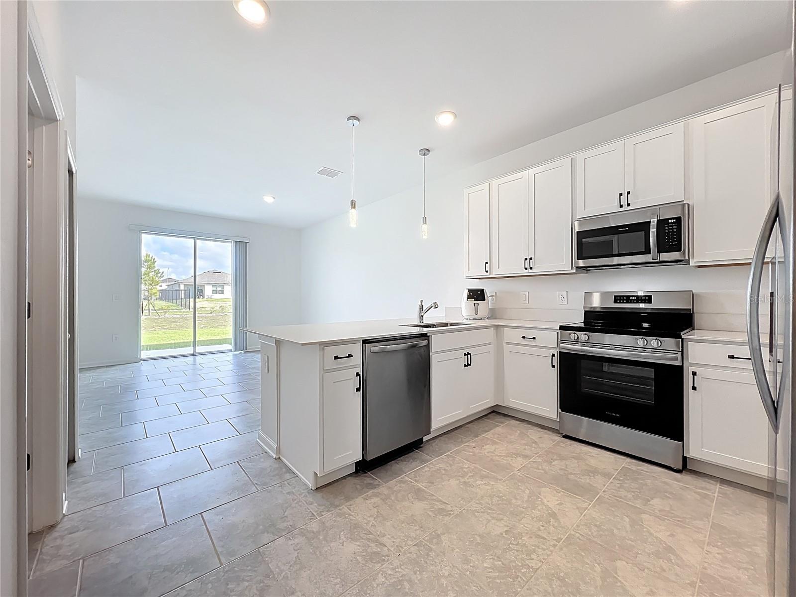 Image 6 of 48 For 3185 Laurent Loop