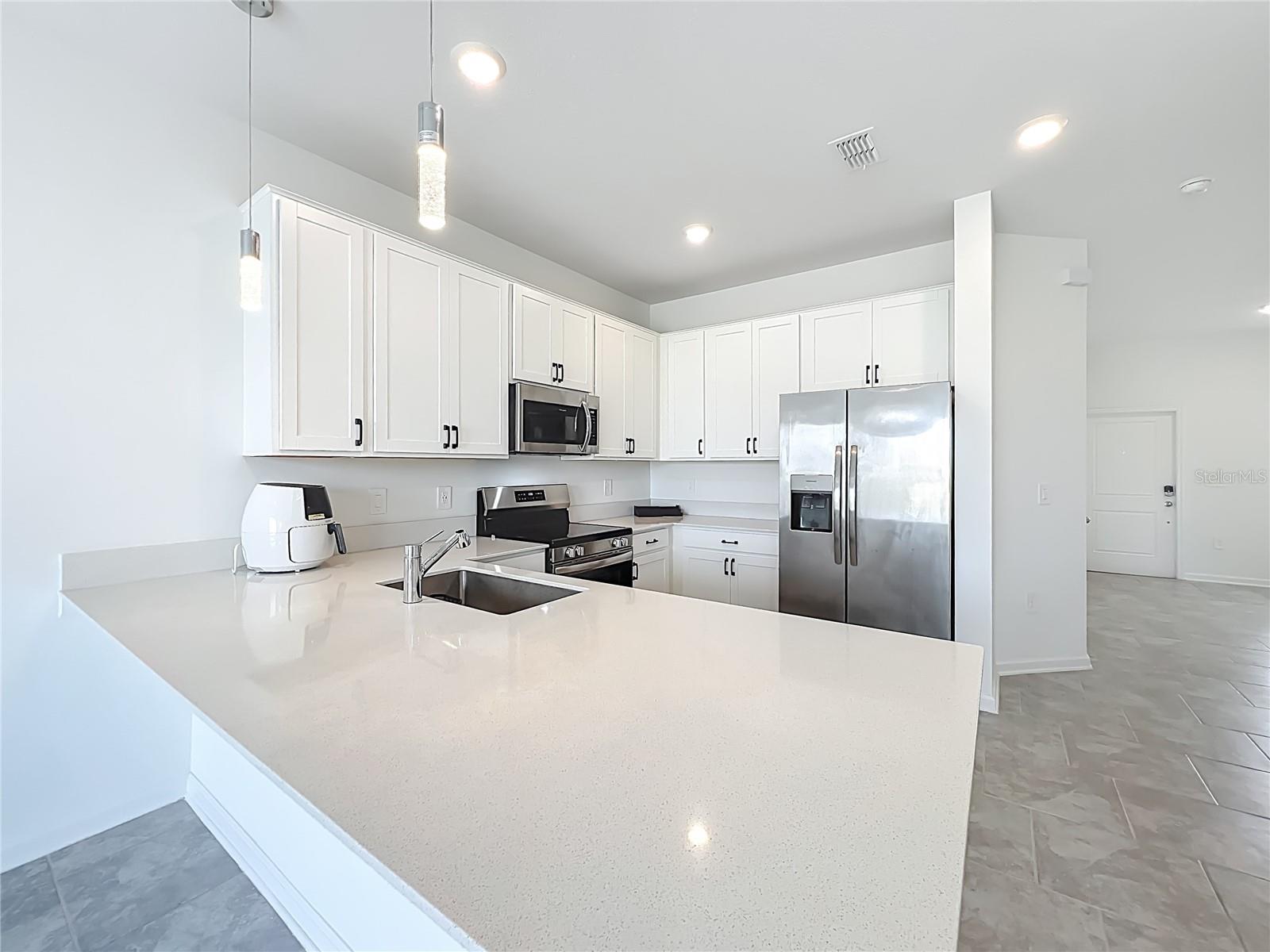 Image 7 of 48 For 3185 Laurent Loop