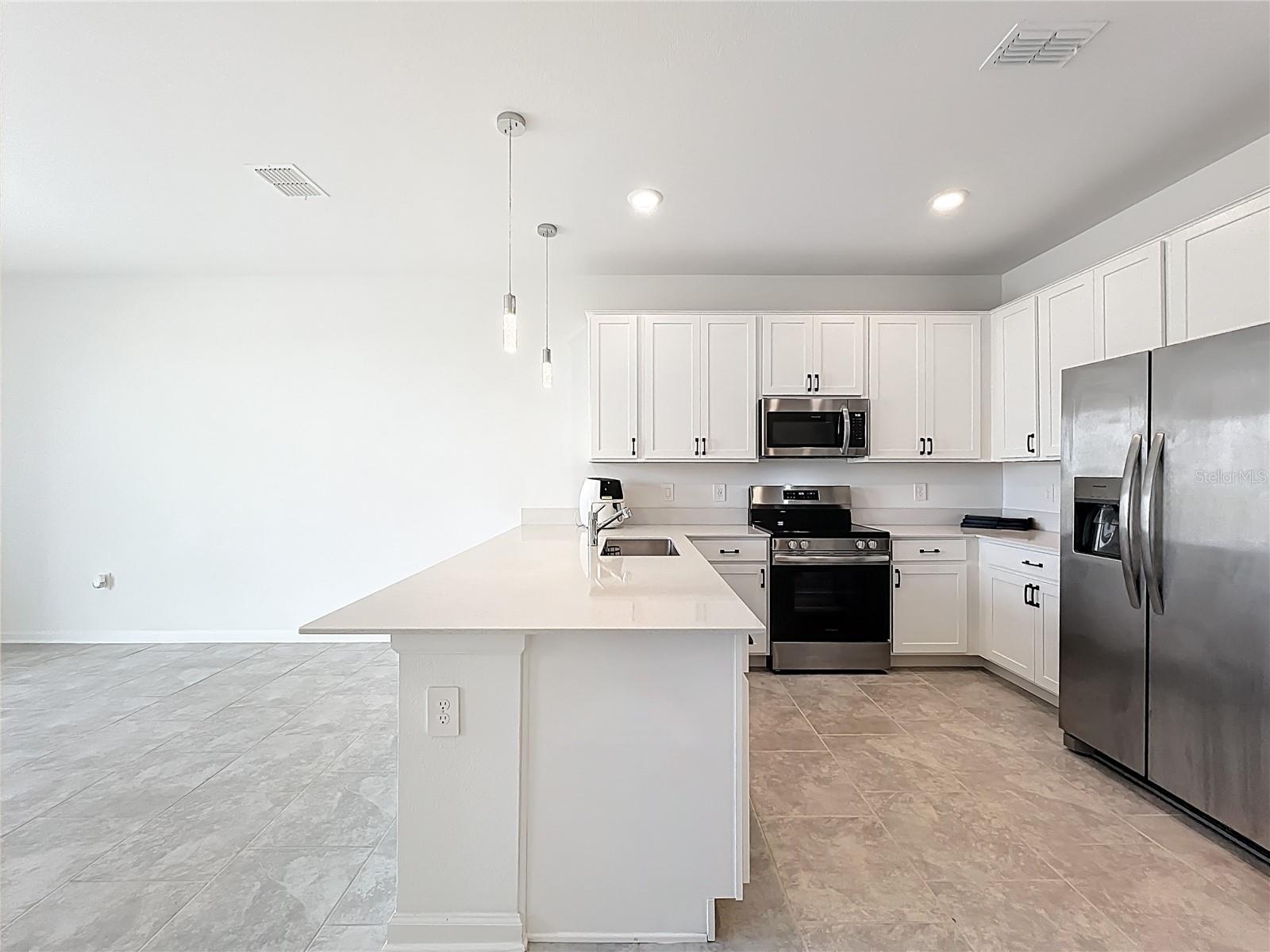 Image 9 of 48 For 3185 Laurent Loop