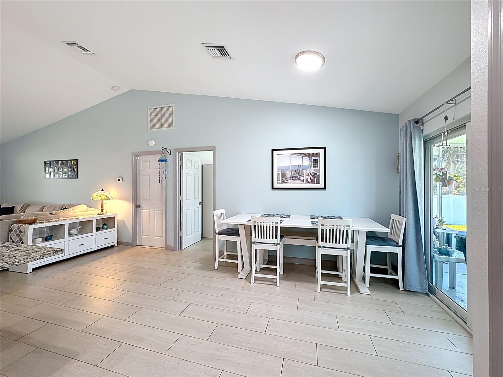 Image 23 of 70 For 1125 19th Street Sw