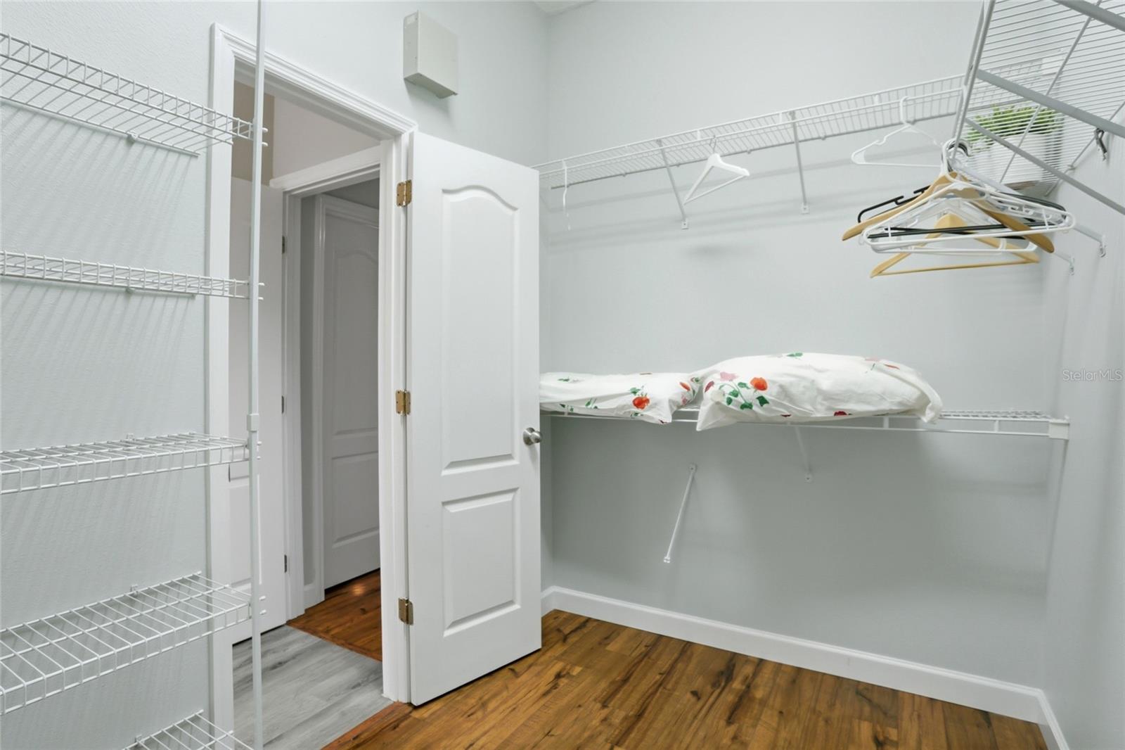 Image 33 of 98 For 4111 Foxtail Court