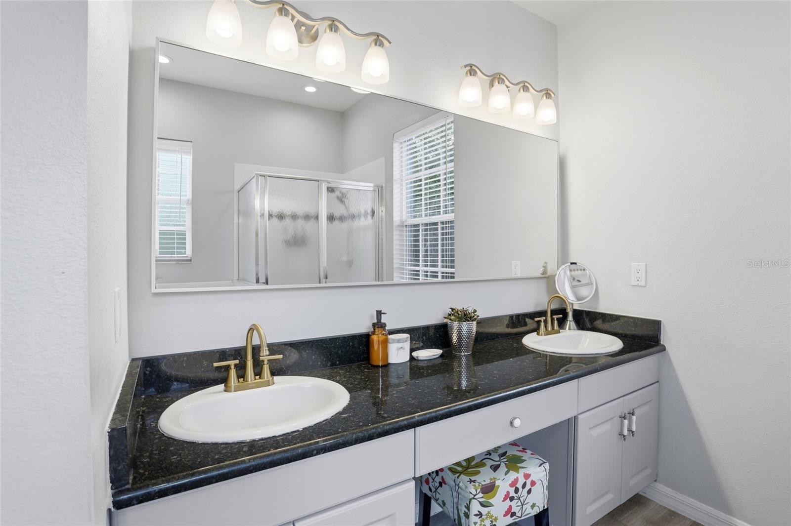 Image 34 of 98 For 4111 Foxtail Court