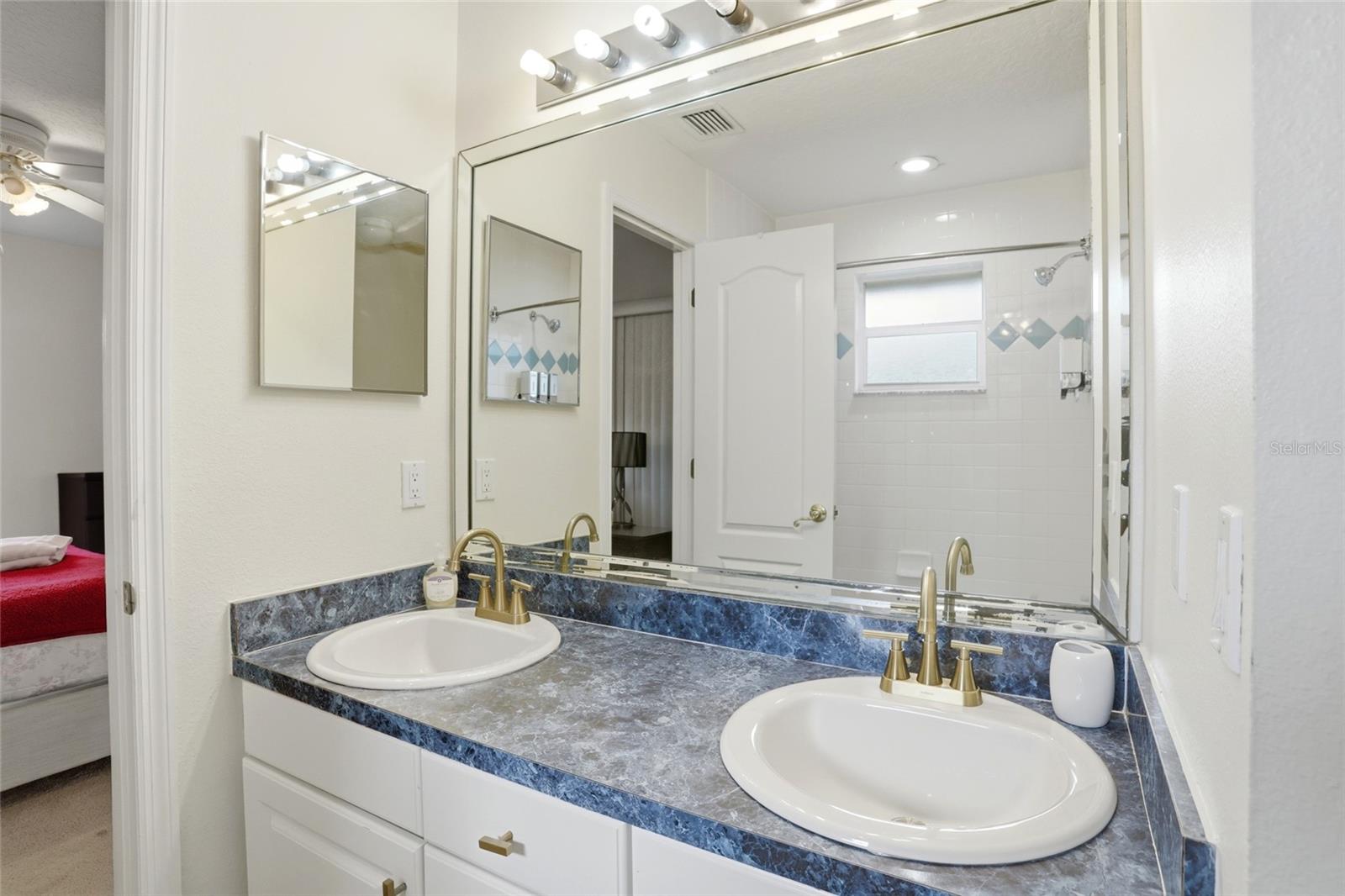 Image 45 of 98 For 4111 Foxtail Court